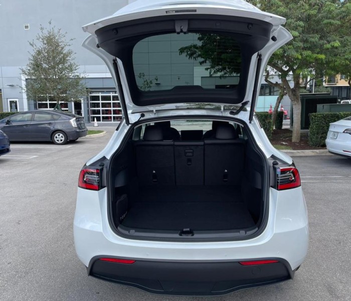 Tesla Model Y 2021